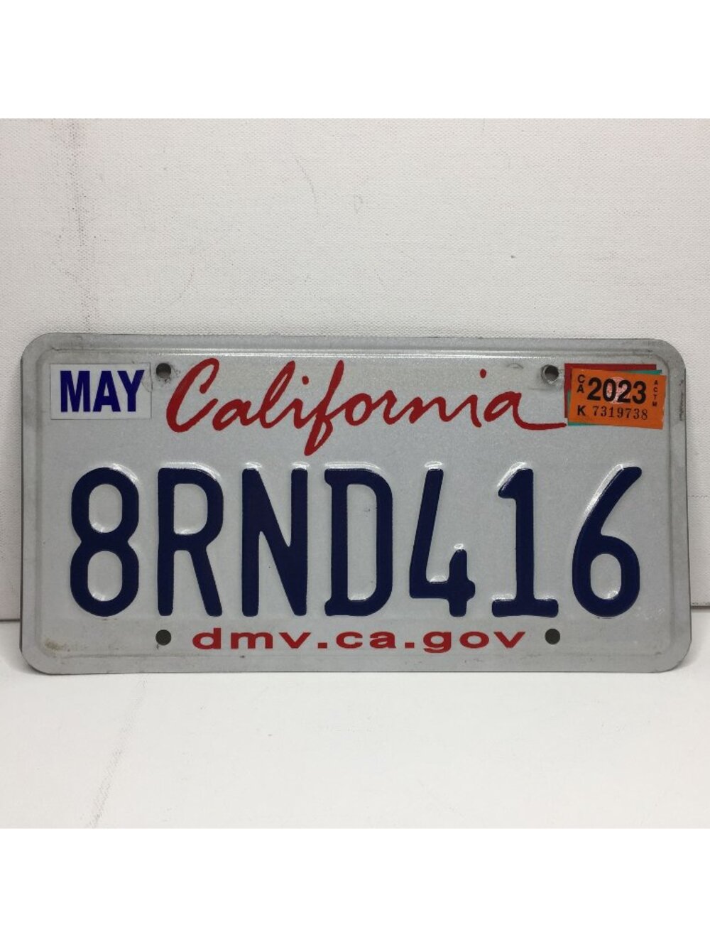 California Metal License Plate With 2023 Sticker DMV Collectible 8RND416